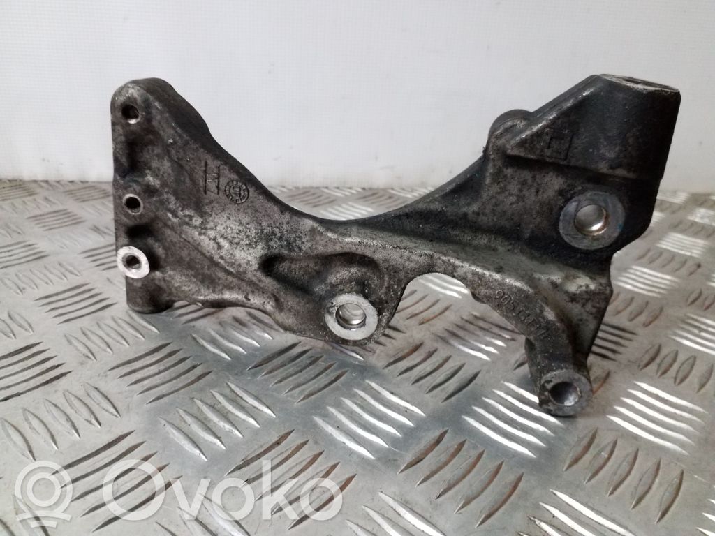 Chrysler Grand Voyager V Generator/alternator bracket 