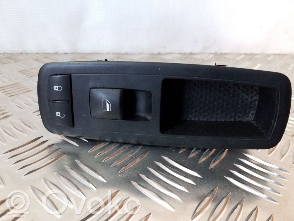 Electric window control switch   04602540