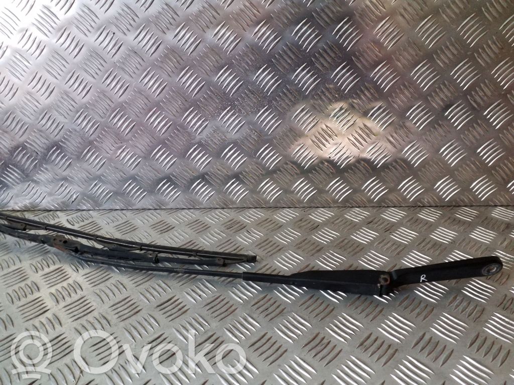 Opel Vivaro Ramię wycieraczki szyby przedniej / czołowej 