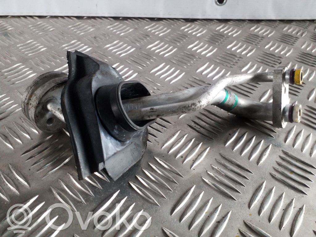 BMW X3 E83 Ilmastointilaitteen putki (A/C) 