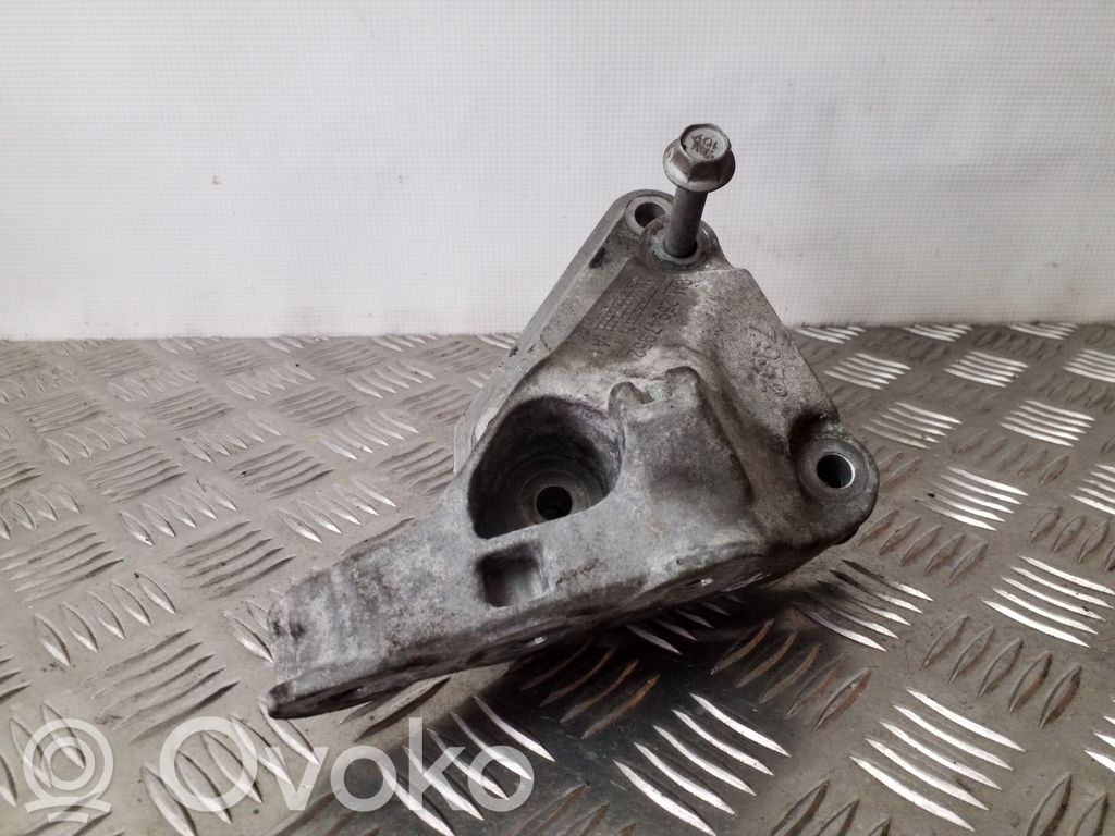 Opel Mokka Engine mounting bracket 