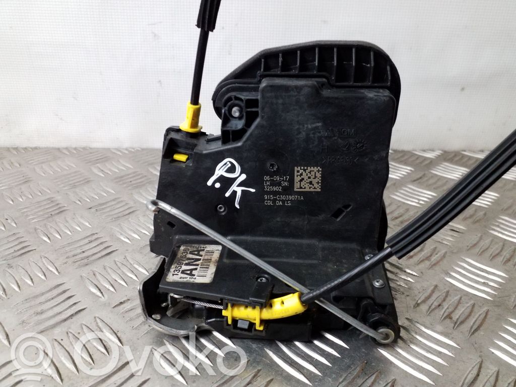 Opel Astra K Front door lock 