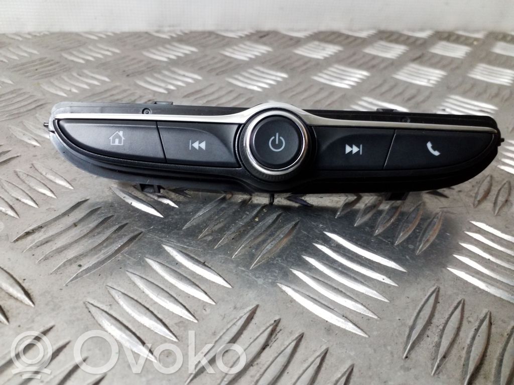 Opel Astra K Unidad central de control multimedia 