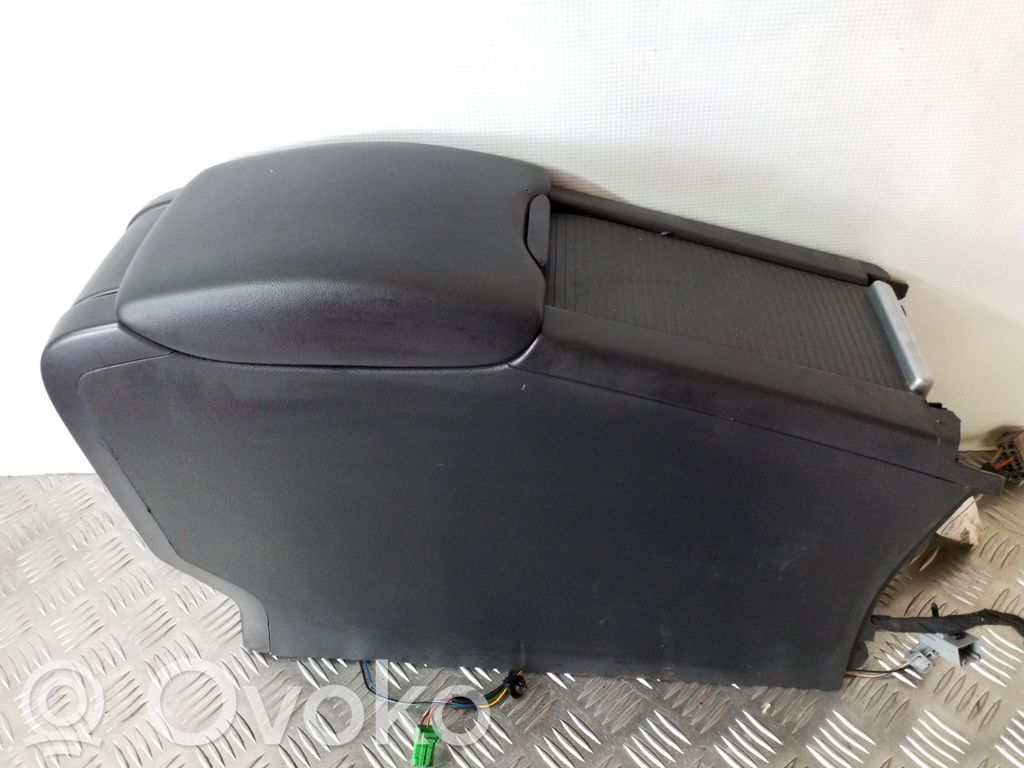 Volvo XC60 Armrest 