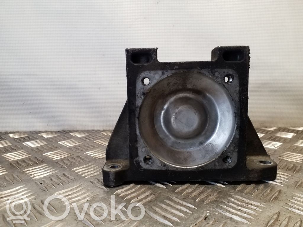 Chrysler 300 - 300C Gearbox mounting bracket 