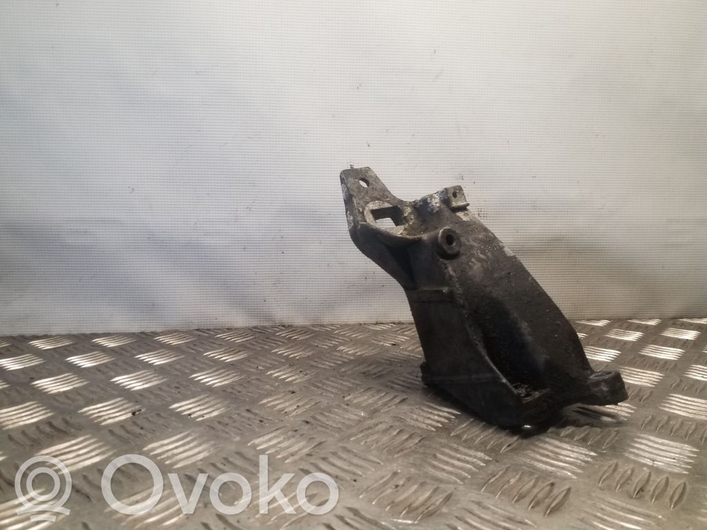 Audi 80 90 S2 B4 Engine mounting bracket 