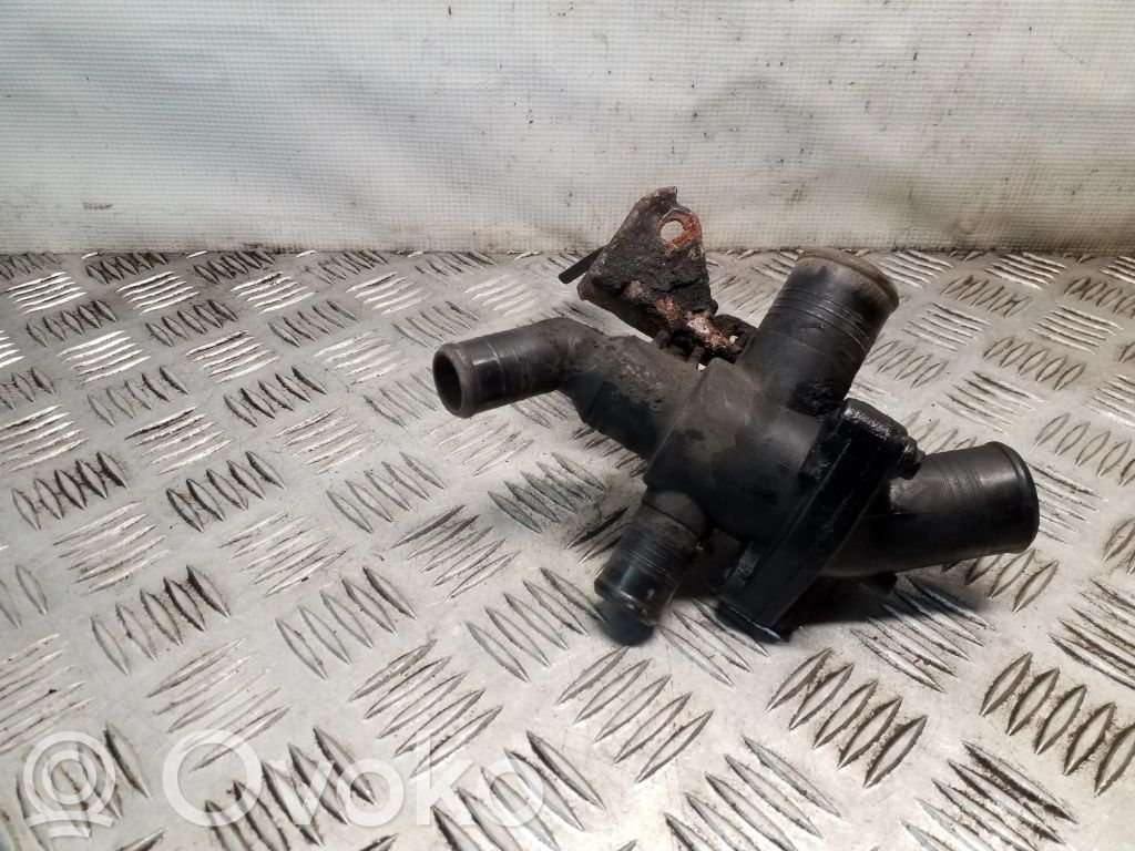 Carcasa del termostato   YC1Q8A586AE