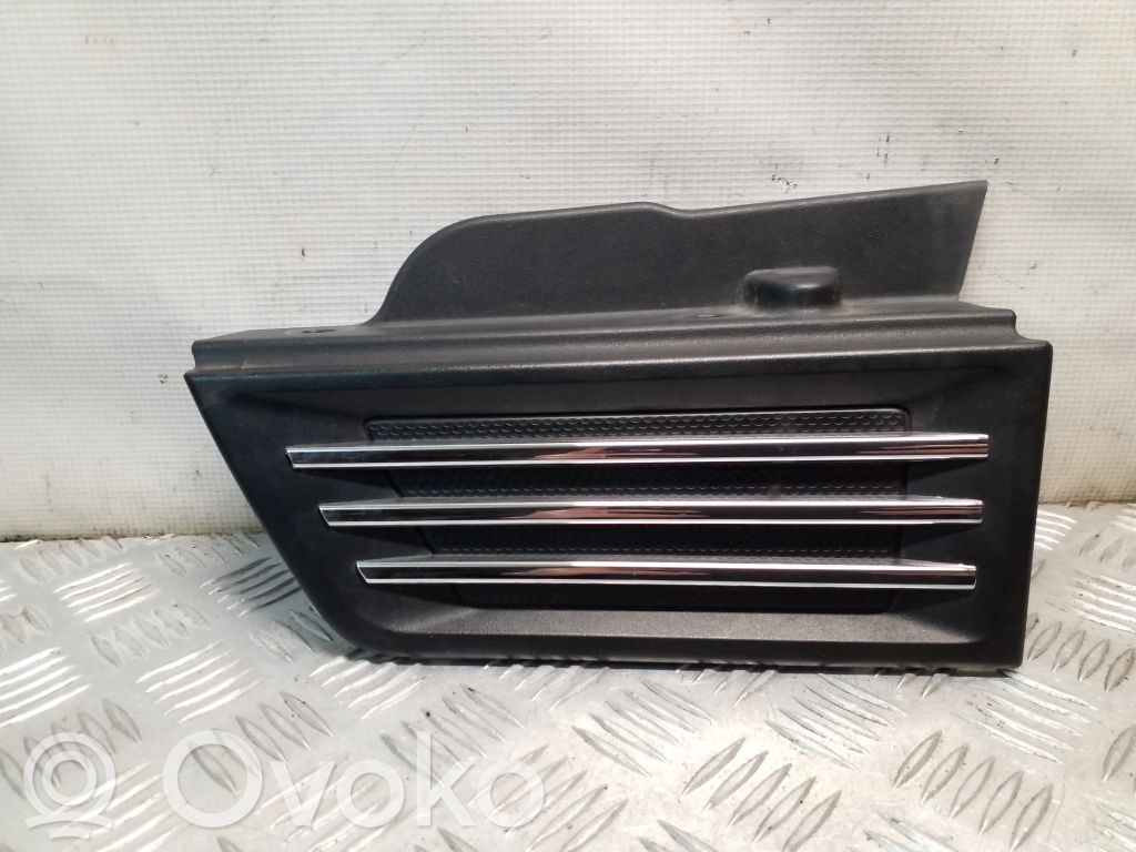 Dodge Nitro Mască aripă față (turnată) 