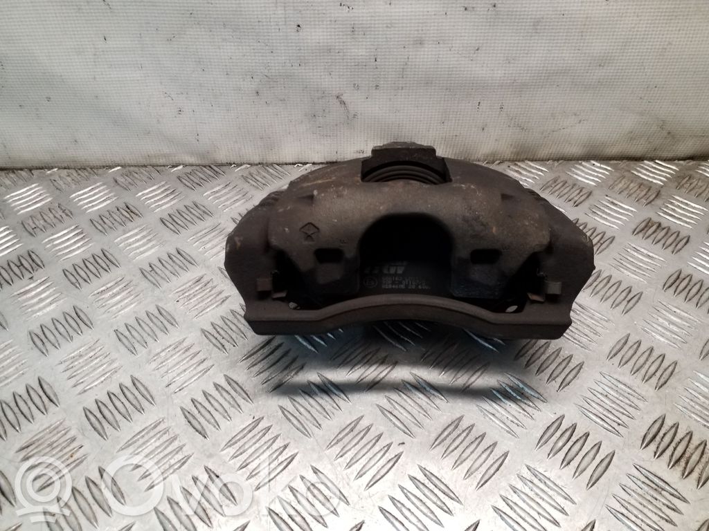 Front brake caliper   16018401