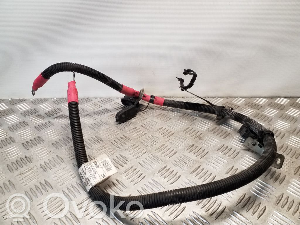 Plus / Klema / Przewód akumulatora   1378481080