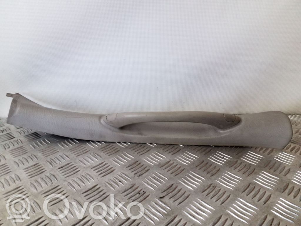 Osłona słupka szyby przedniej / A   5GM92TRMA