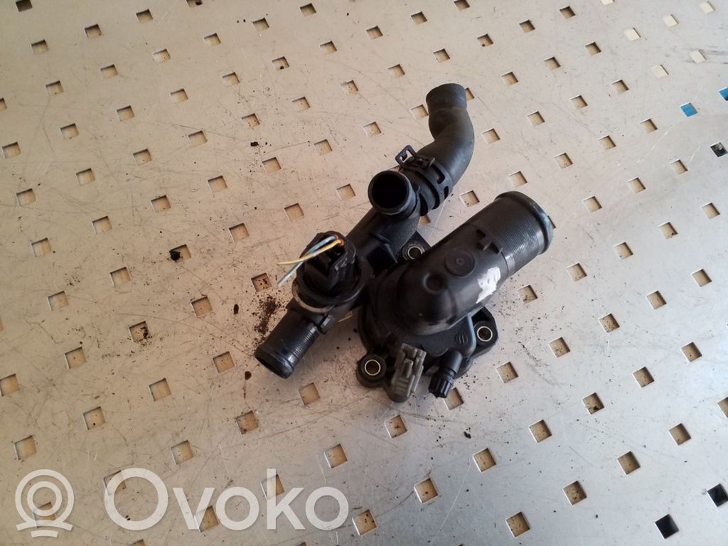 Nissan Qashqai+2 Termostat / Obudowa termostatu 