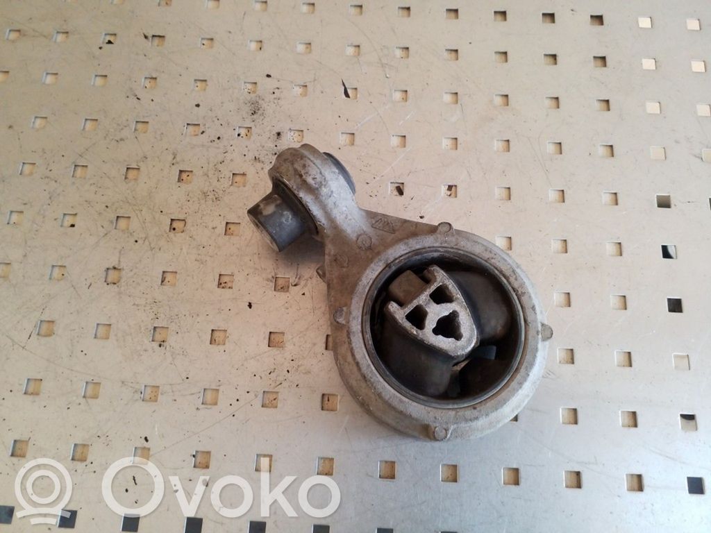 Nissan Qashqai+2 Gearbox mount 