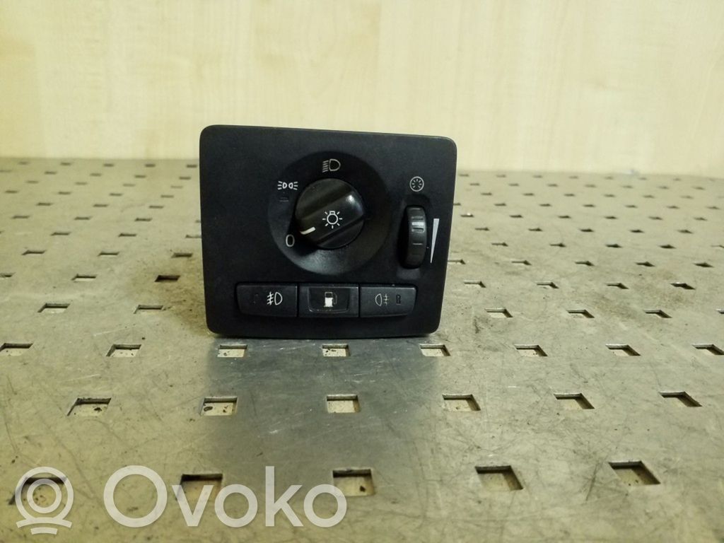 Light switch   30739299