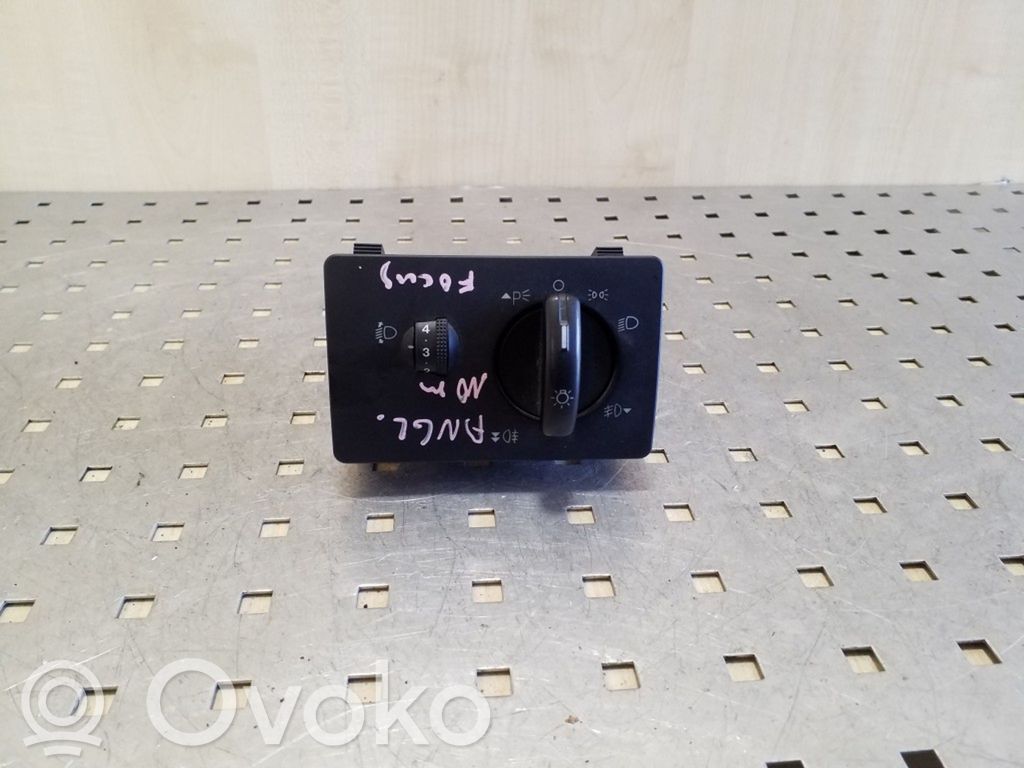 Light switch   7M5T13A024MA