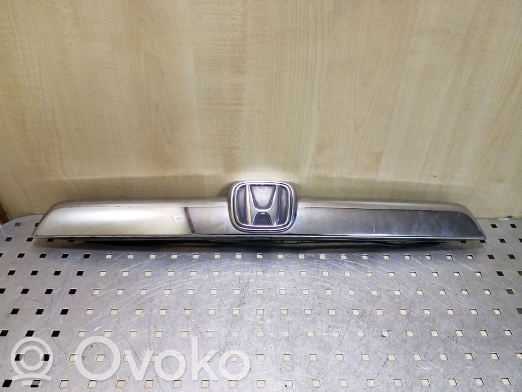 Honda CR-V Tailgate trim 