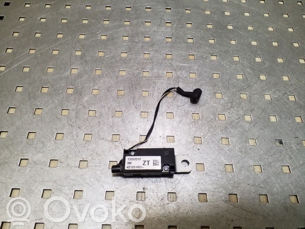 Opel Astra J Antenos stiprintuvas 