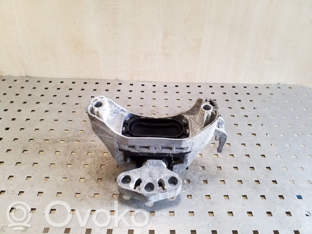 Opel Astra J Engine mount bracket 
