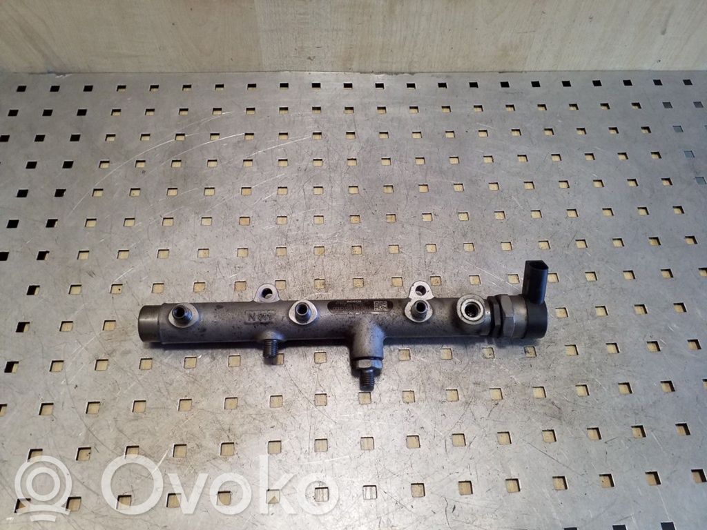 Volkswagen Phaeton Fuel main line pipe 