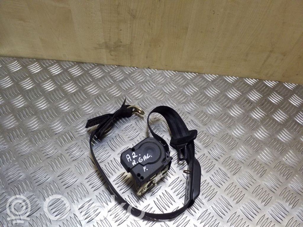 Audi A2 Cinturón trasero 