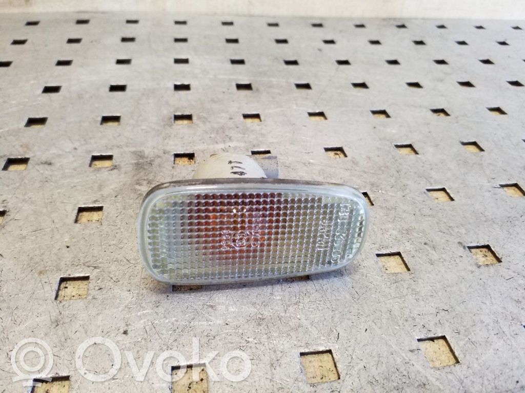 Toyota RAV 4 (XA20) Front fender indicator light 