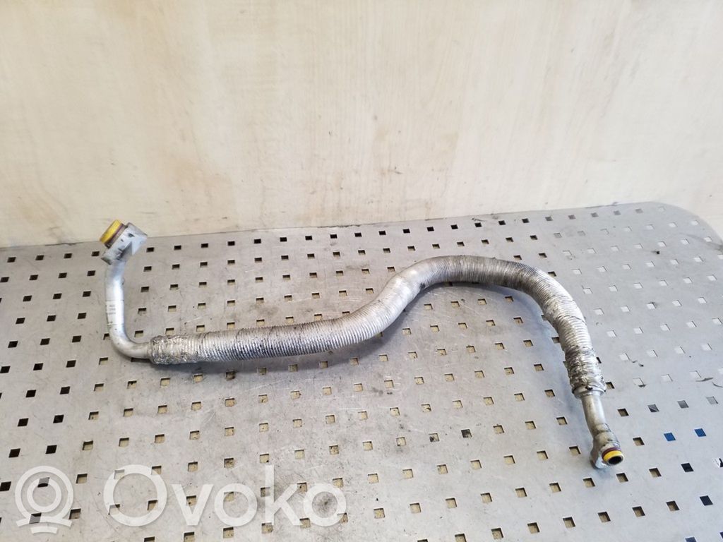 BMW X5 E70 Ilmastointilaitteen putki (A/C) 