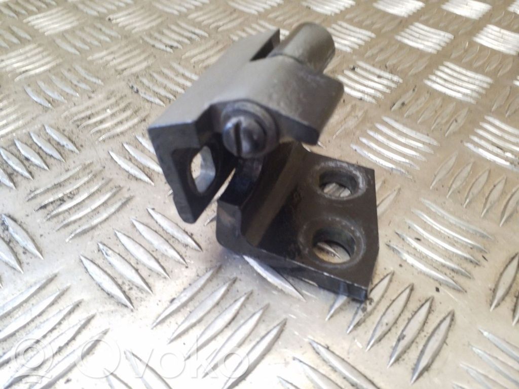 Rear door upper hinge   82651639,82651619