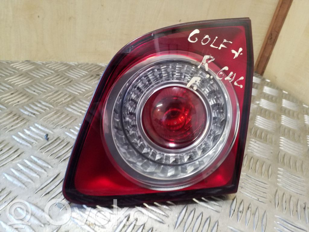 Volkswagen Golf Plus Lampy tylnej klapy bagażnika 