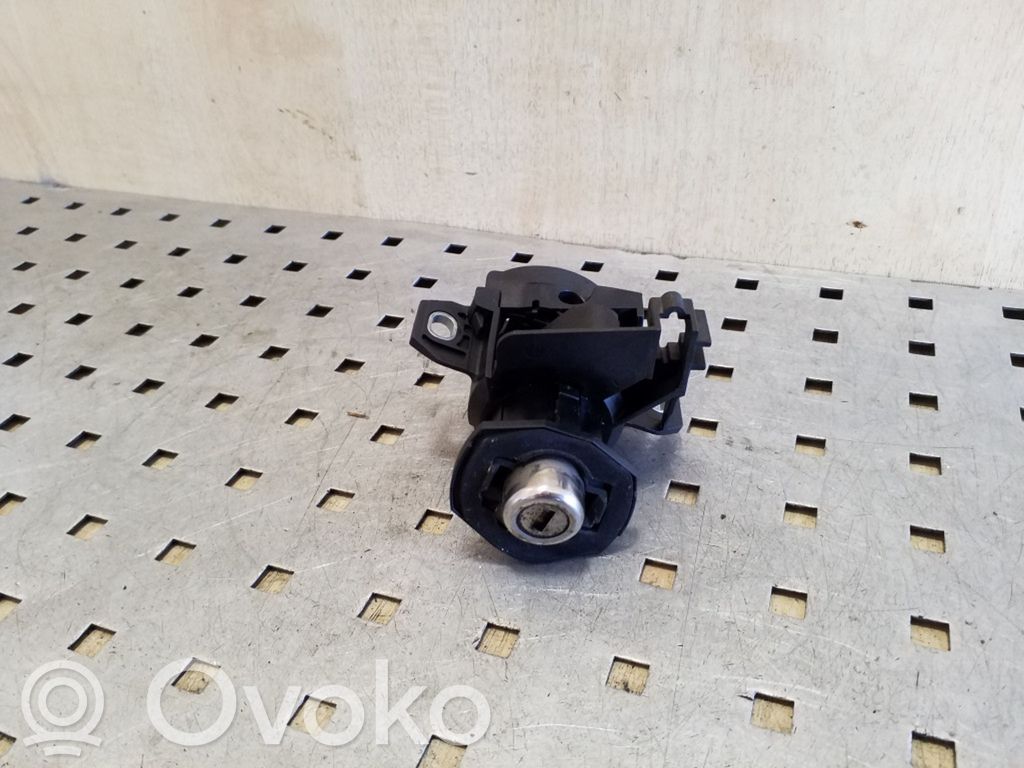 BMW 3 E90 E91 Tailgate exterior lock 