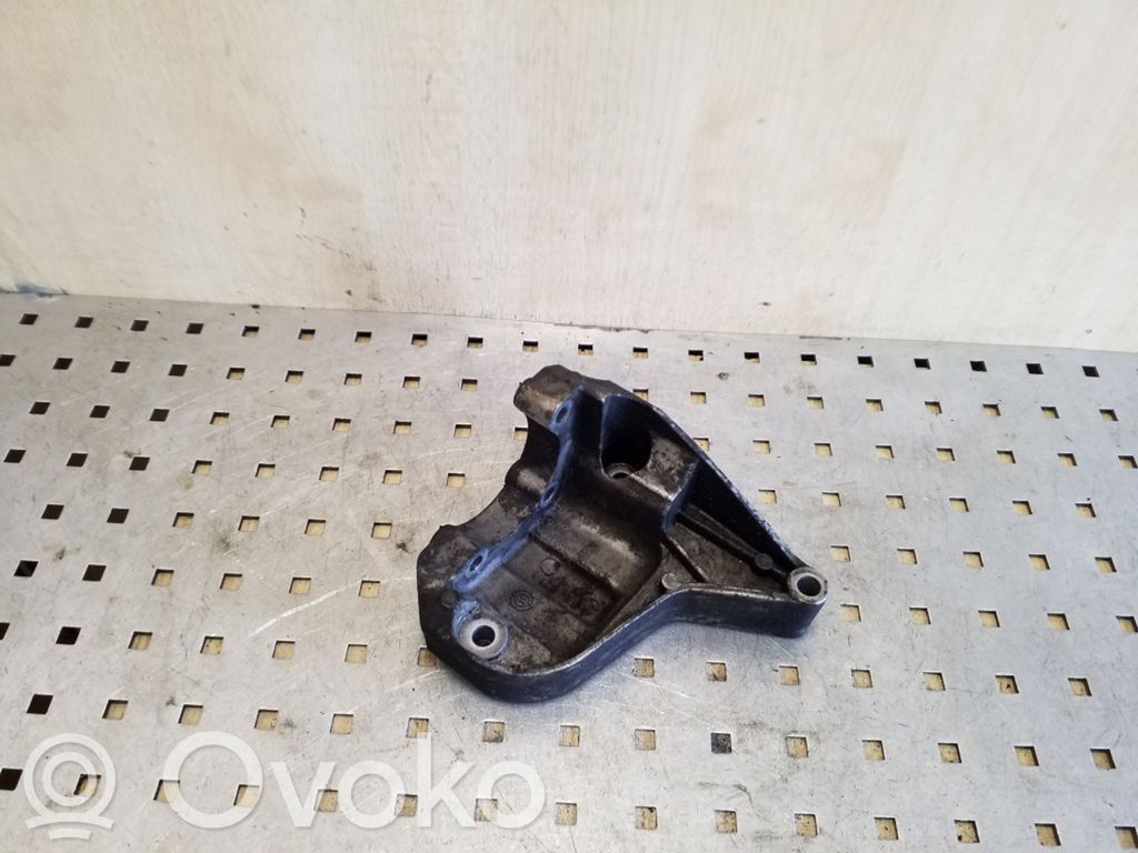 BMW 3 E90 E91 Power steering pump mounting bracket 