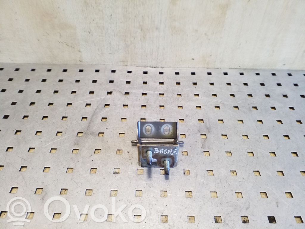 Ford Focus Tailgate/trunk/boot hinge 