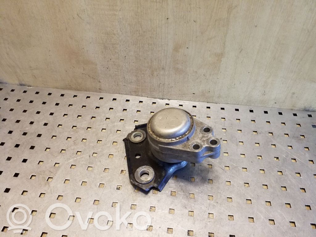 Ford Fusion Engine mount bracket 