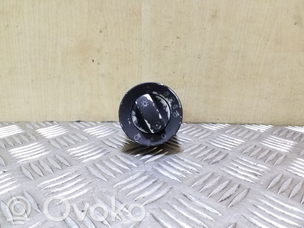 Audi A4 S4 B6 8E 8H Light switch 