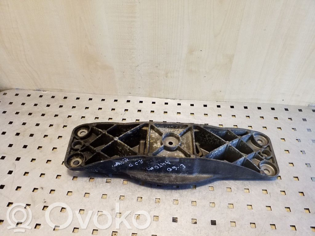 BMW 5 E60 E61 Gearbox mounting bracket 
