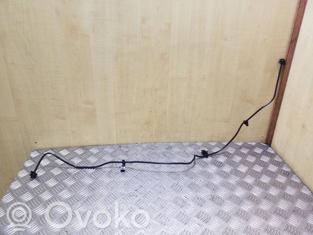Ford Focus Fuel line pipe 