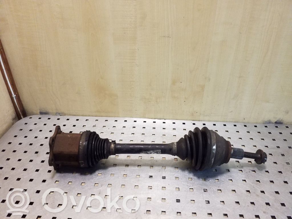 Volkswagen PASSAT B7 Półoś przednia 