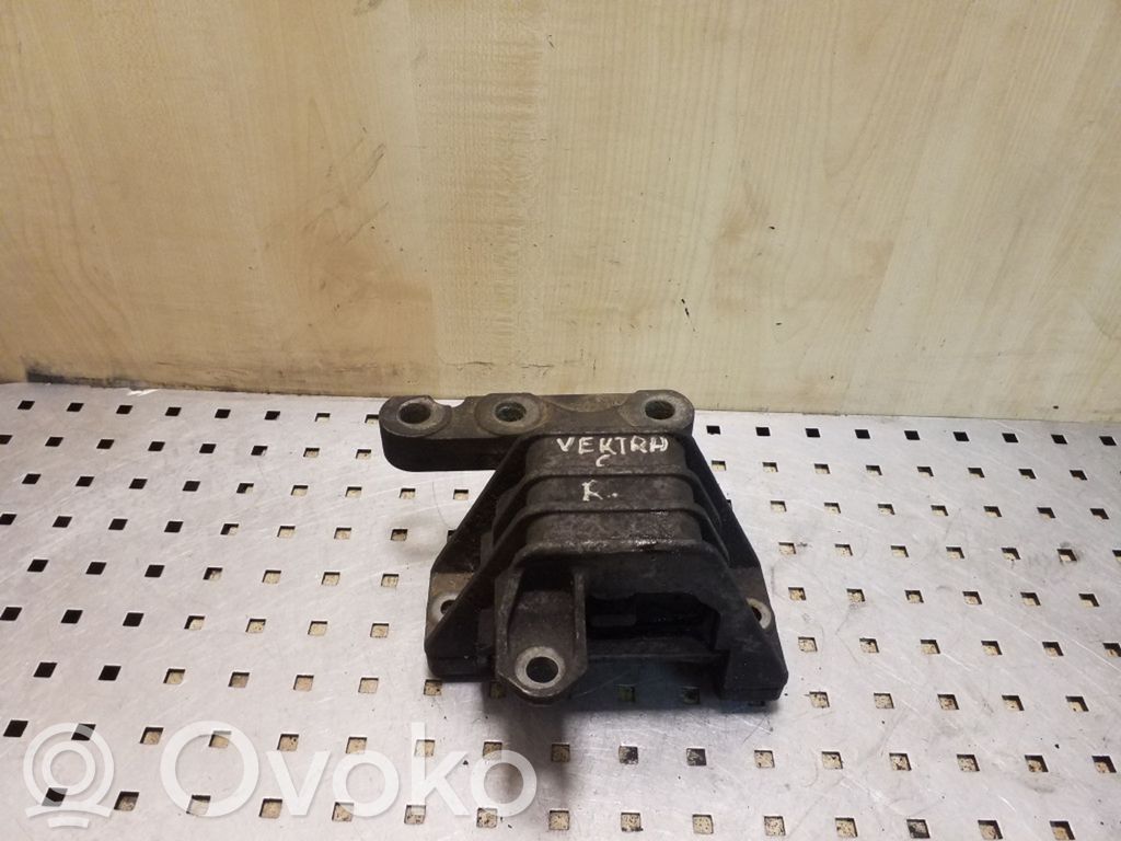 Opel Vectra C Engine mount bracket 