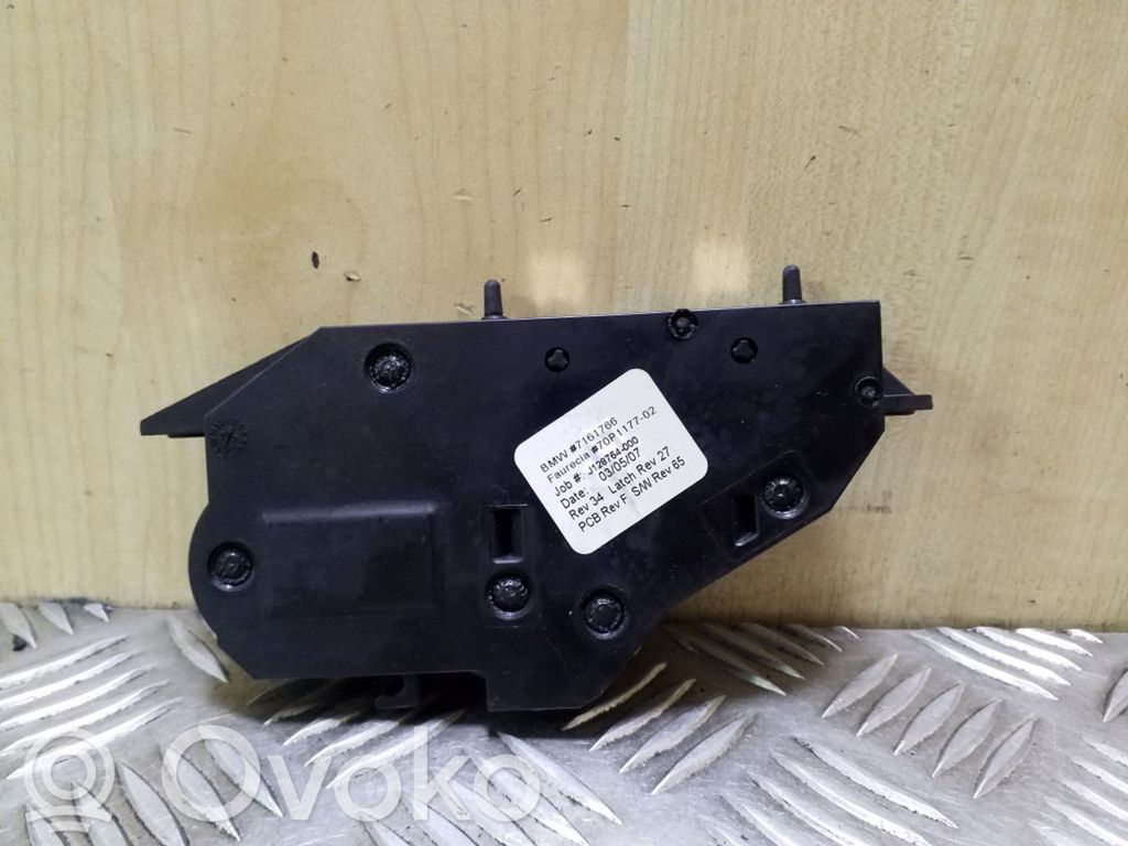 BMW X5 E70 Glove box lock 
