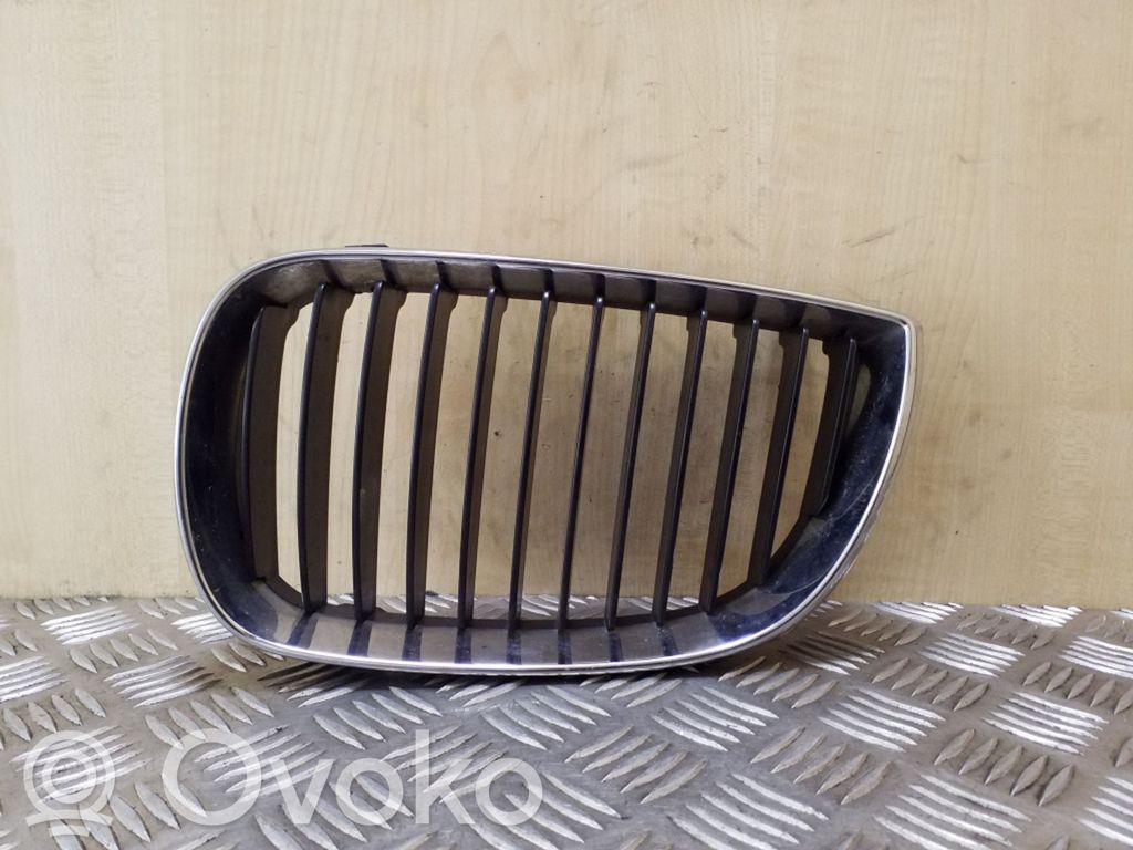 BMW 1 E81 E87 Front bumper upper radiator grill 