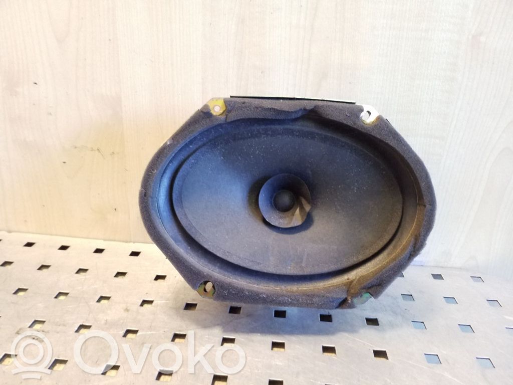 Mazda Premacy Etuoven kaiutin 