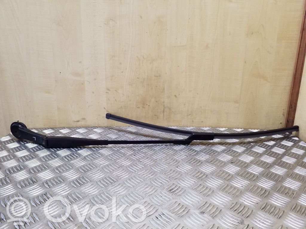 Ford Focus Front wiper blade arm 