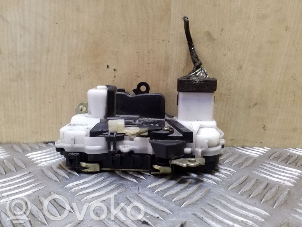 Citroen C5 Front door lock 