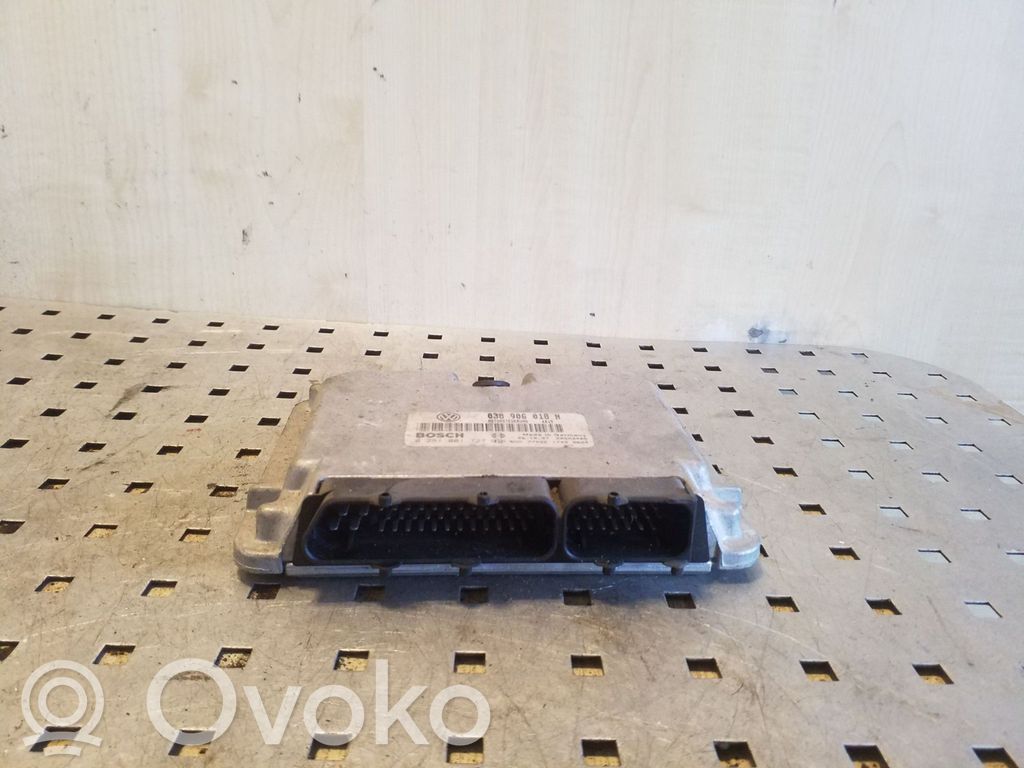 Volkswagen PASSAT B5 Engine control unit/module 