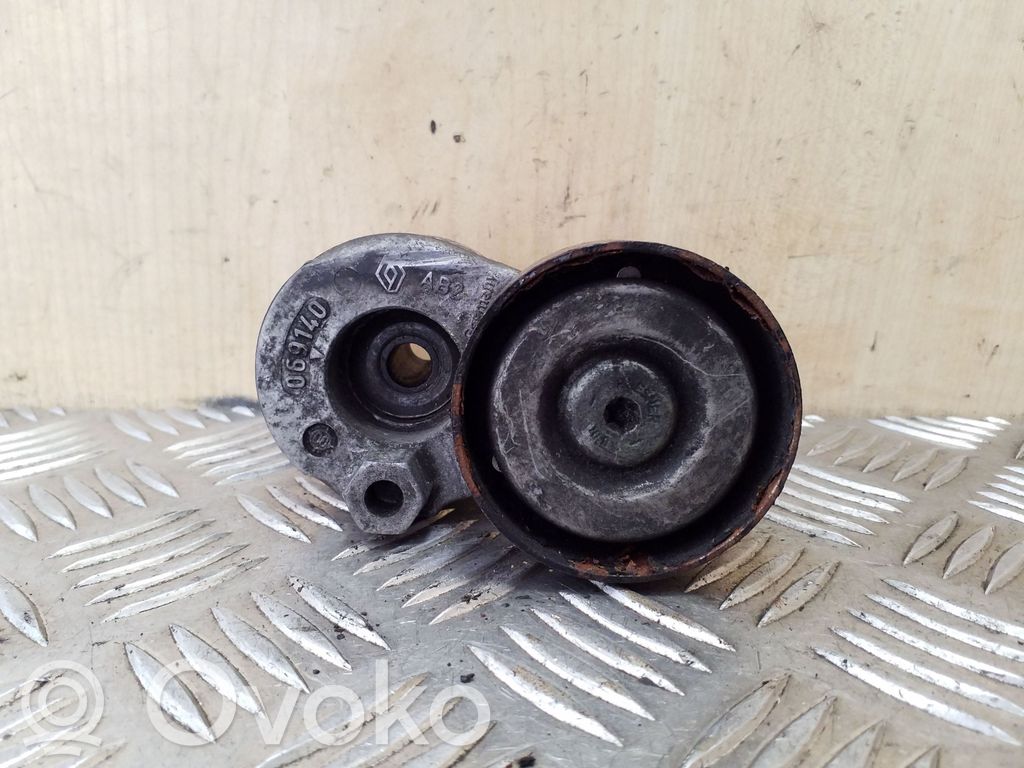Volvo S40, V40 Diržo įtempėjas 