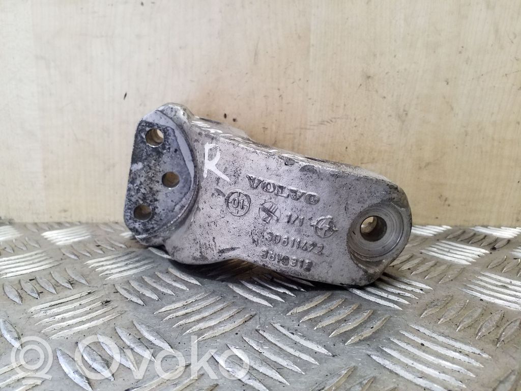 Volvo S40, V40 Engine mounting bracket 