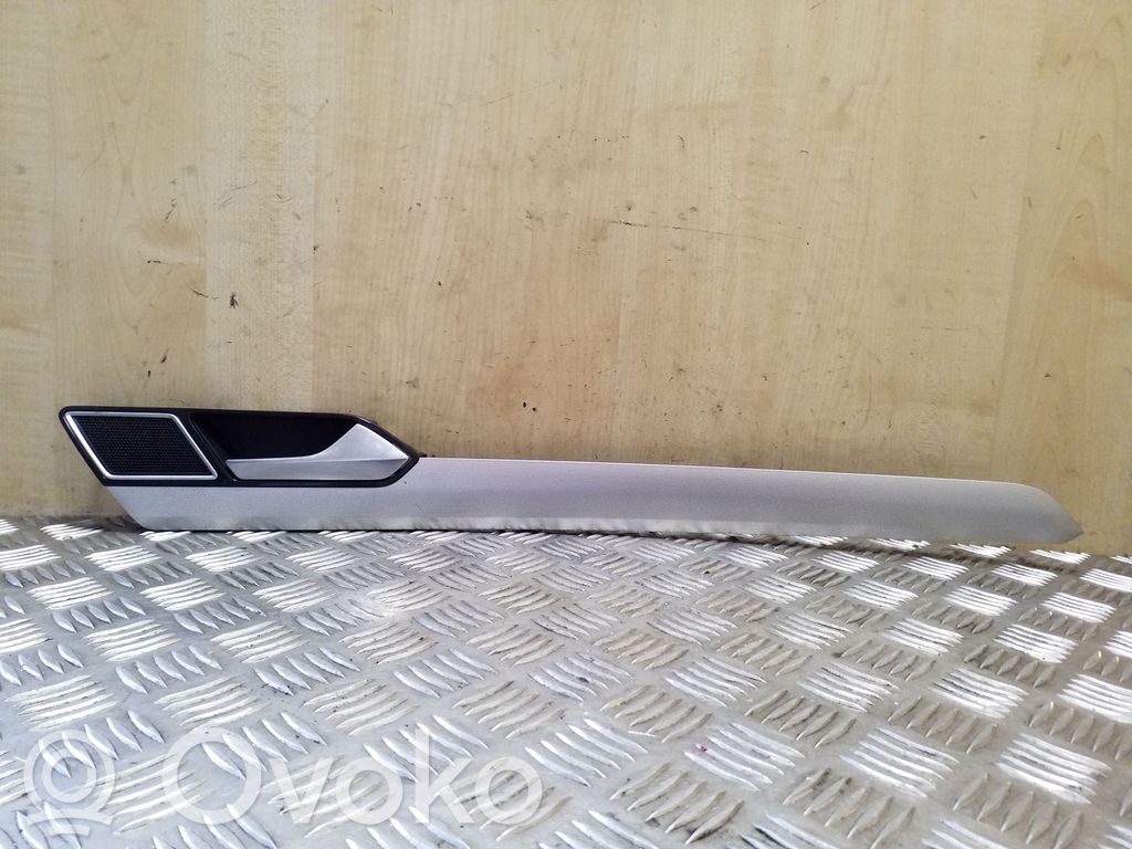 Volkswagen PASSAT B8 Manecilla interna puerta trasera 