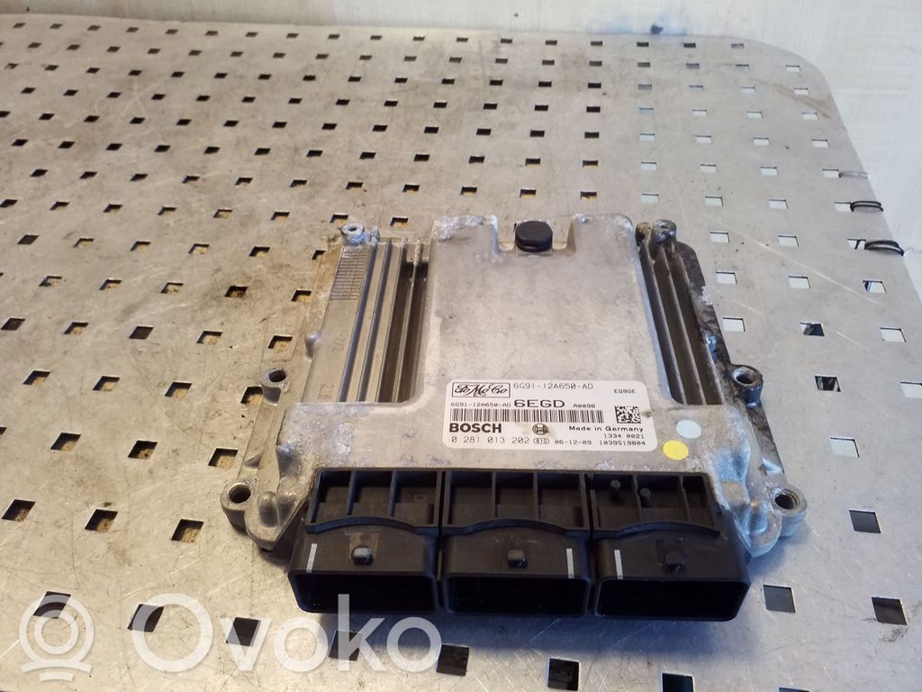 Land Rover Freelander 2 - LR2 Engine control unit/module 