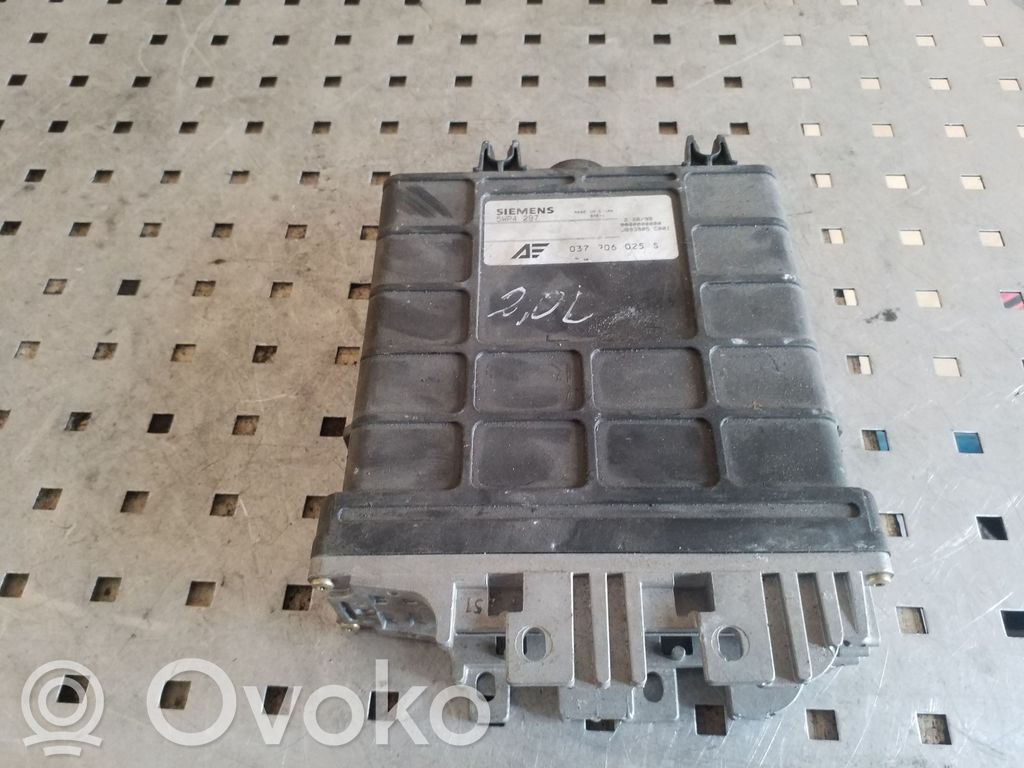 Volkswagen Sharan Engine control unit/module 