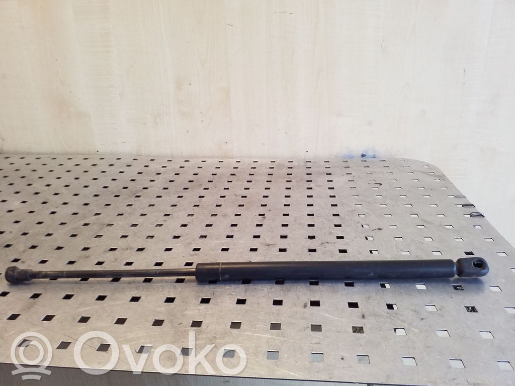 Toyota Corolla E120 E130 Tailgate/trunk strut/damper 