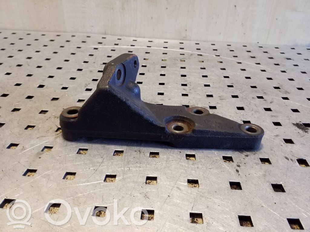 Toyota Yaris Engine mounting bracket 